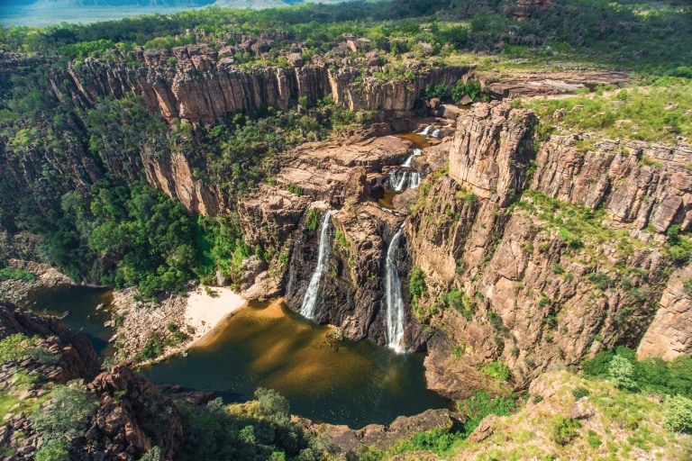 ノーザンテリトリー、トップエンド、カカドゥ国立公園、ツイン・フォールズ © Tourism Northern Territory