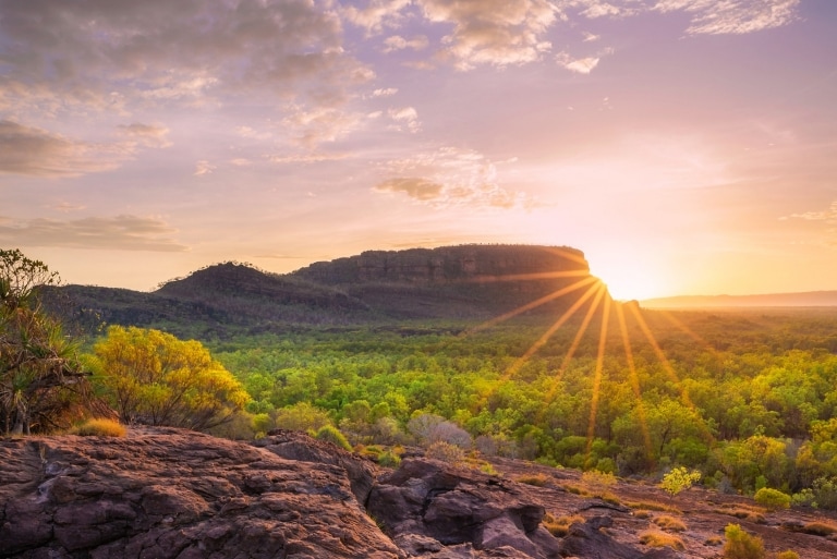 ノーザンテリトリー、カカドゥ国立公園、ナワランジャ展望台 © Tourism NT, Rachel Stewart