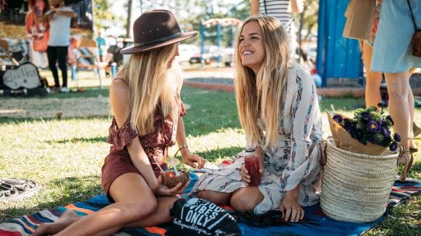 クイーンズランド州、バーレー・ヘッズ、ビレッジ・マーケット © The Village Markets