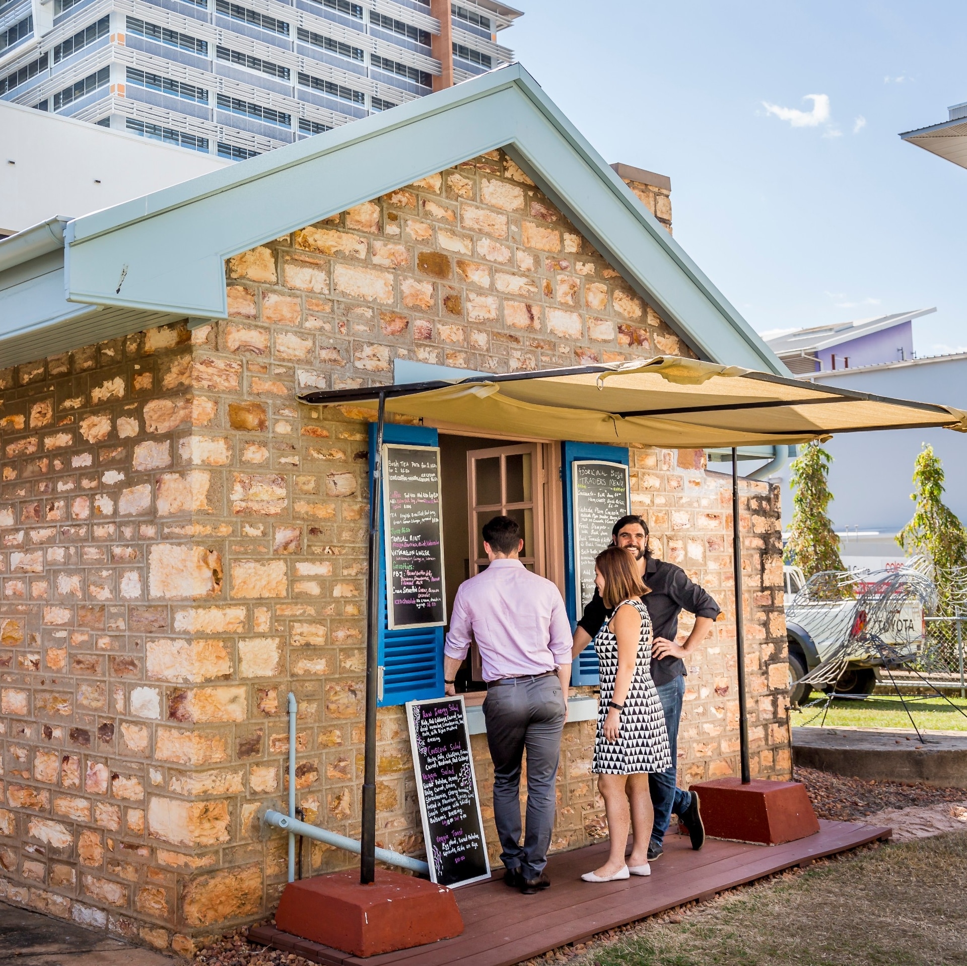 다윈에 있는 애보리지널 부시 트레이더스의 카페 © 노던 테리토리 관광청/닉 핀콧(Nick Pincott)