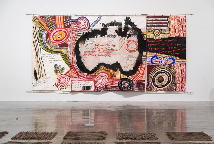호주 현대미술관, 시드니, 뉴사우스웨일스 © 에스테이트 오브 무무 마이크 윌리엄즈/저작권 에이전시, 2020년, 사진: 애나 쿠세라(Anna Kucera)