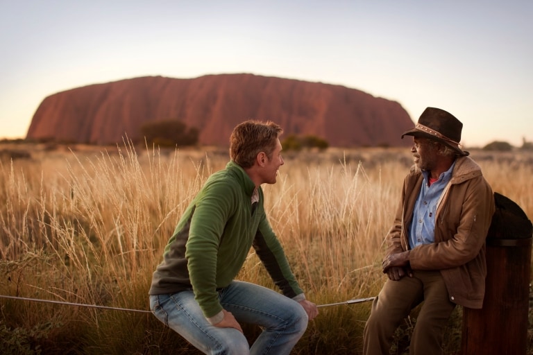Uluru Aboriginal Tours, Vườn quốc gia Uluru-Kata Tjuta, Lãnh thổ phía Bắc © Tourism Australia