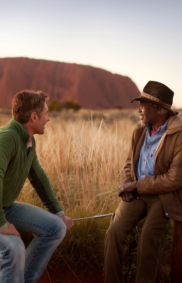 Uluru Aboriginal Tours, Vườn quốc gia Uluru-Kata Tjuta, Lãnh thổ phía Bắc © Tourism Australia