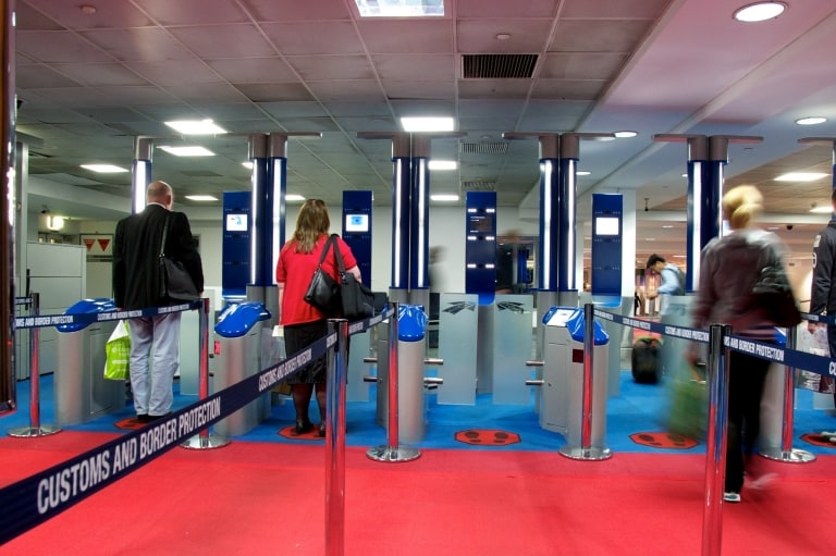 Hành khách sử dụng SmartGate © Australian Border Force