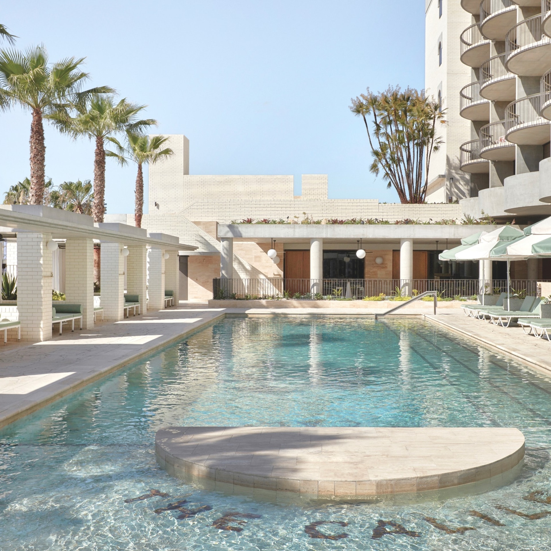Pool at the Calile Hotel on James Street in Brisbane © Sean Fennessy