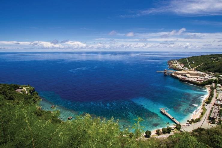 Flying Fish Cove, Christmas Island © Tourism Australia