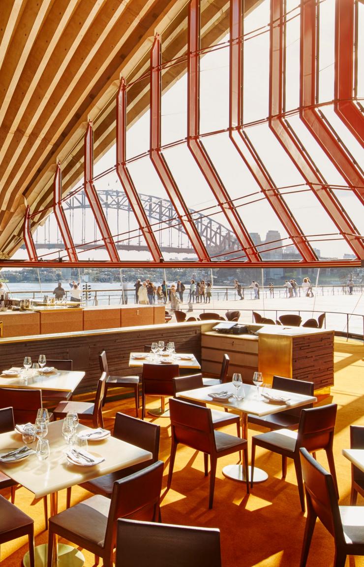 Bennelong Restaurant and Bar, Thành phố Sydney, Tiểu bang New South Wales © Brett Stevens/Bennelong
