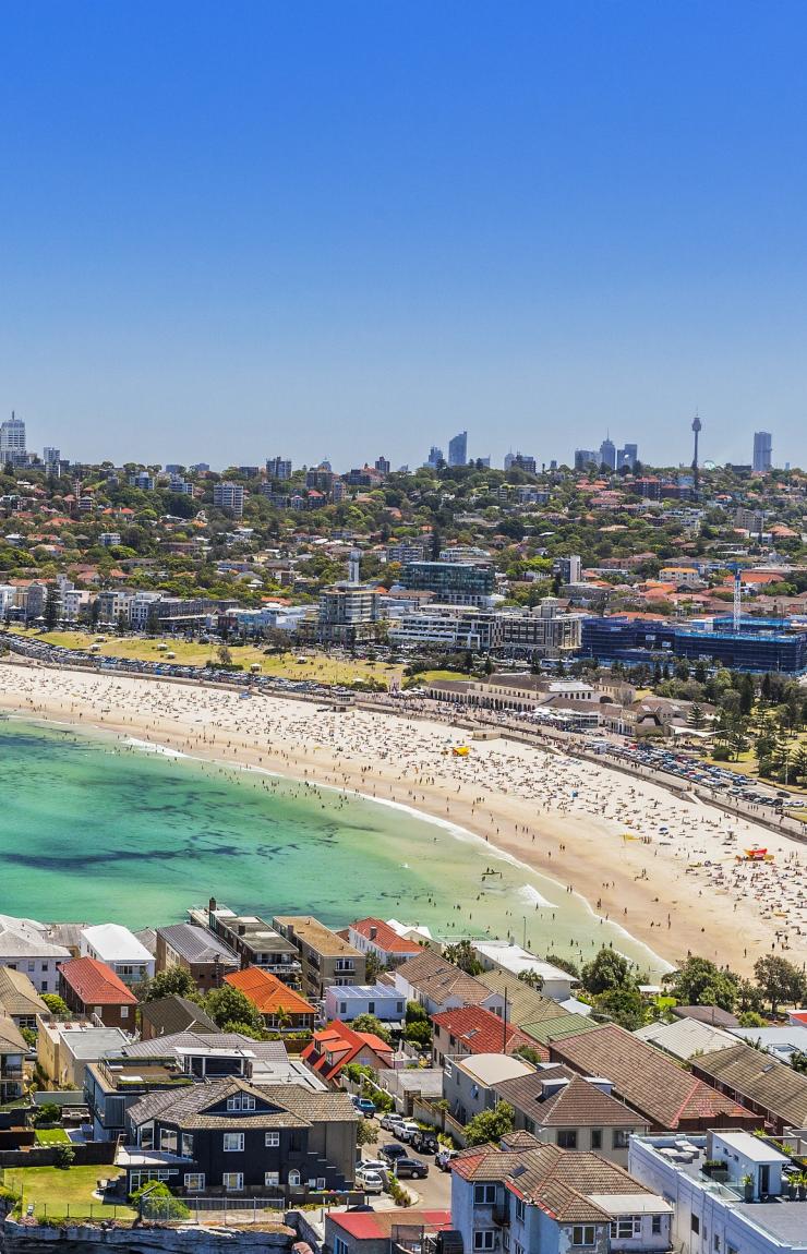 Ảnh chụp từ trên cao bãi biển Bondi ở Thành phố Sydney © Hamilton Lund/Destination NSW