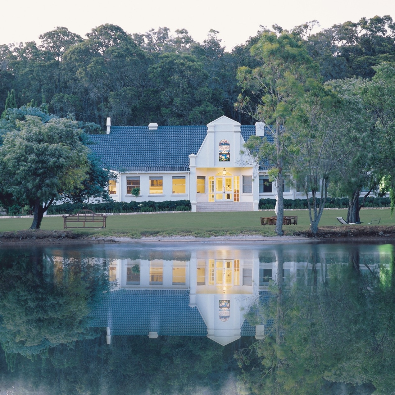 Cape Lodge Luxury Lodge lake view in Margaret River © Luxury Lodges of Australia