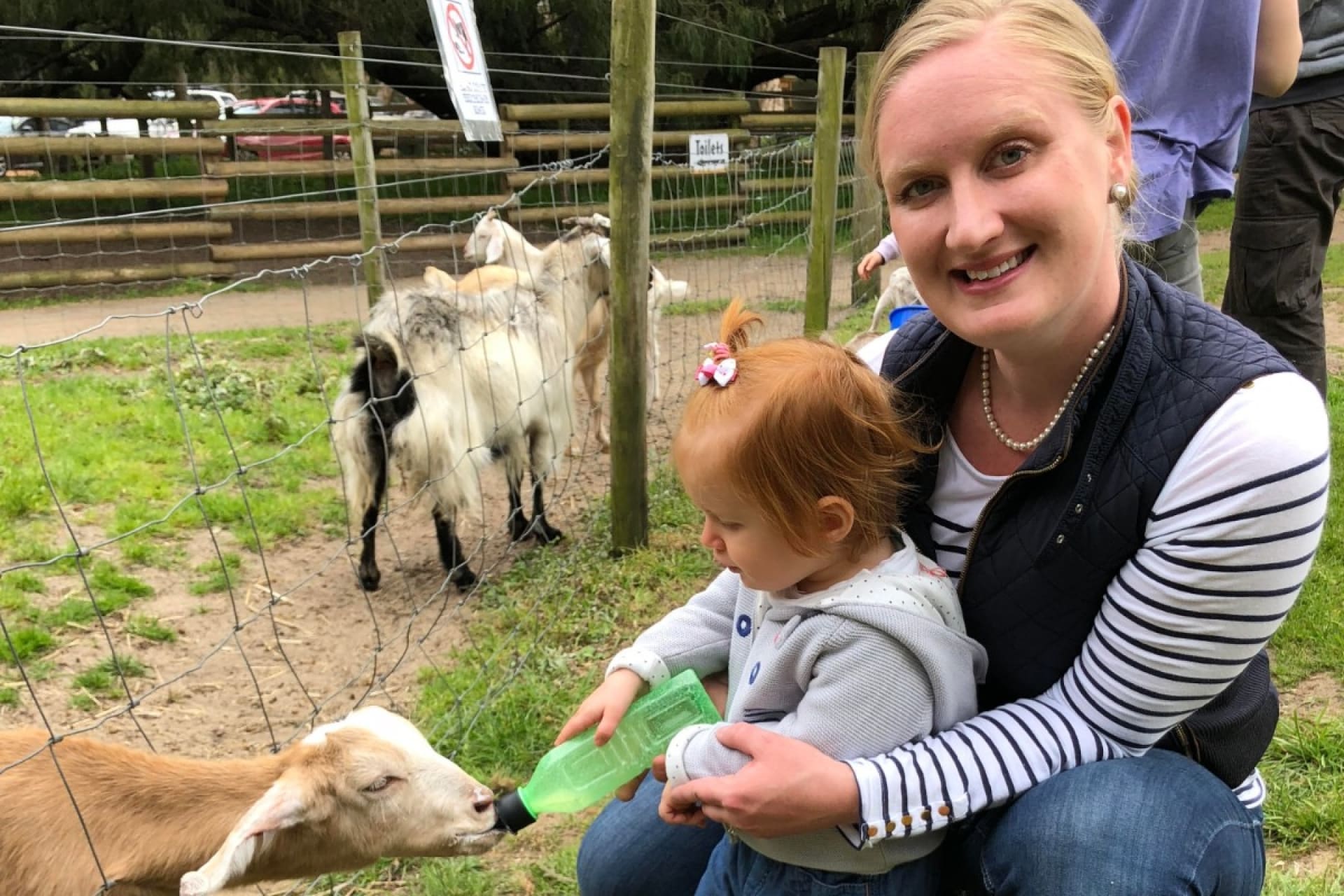 Laura (CheapTickets.sg) with her daughter at Sunflowers and Animal Farm, Perth, WA