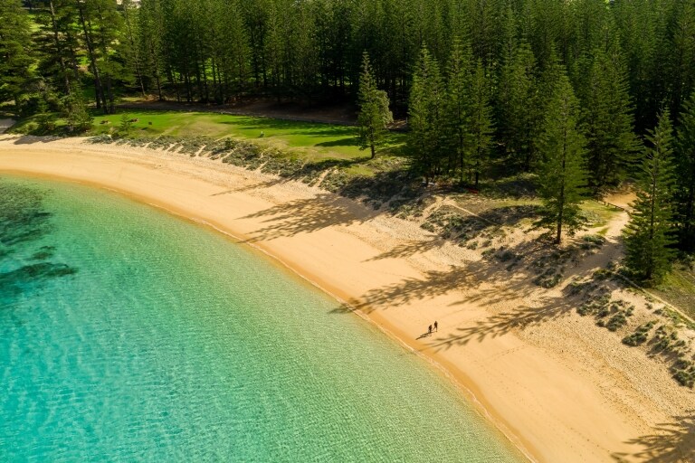Emily Bay Lagoon, Norfolk Island © Tourism Australia 