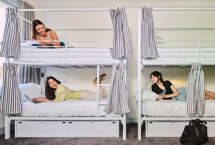 Pacific House Hostel, Woolloomooloo, Sydney, NSW © Conrad Taylor