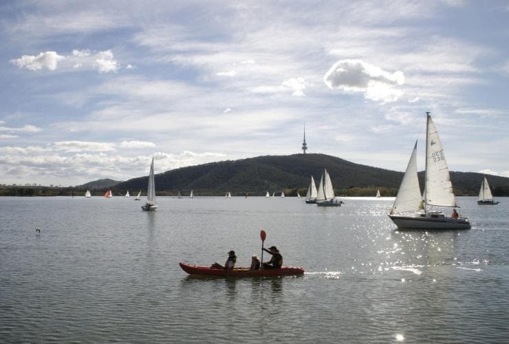 澳洲首都領地坎培拉的伯利格里芬湖 ©坎培拉旅遊局