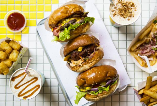 維多利亞墨爾本斯旺斯頓街的8 Bit Burgers©Josie Withers