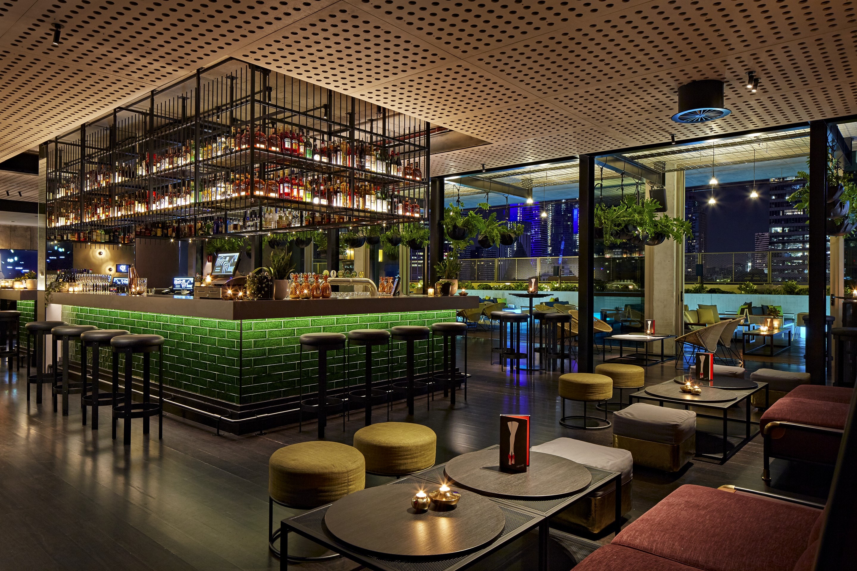維多利亞州墨爾本屋頂QT酒吧（Rooftop QT BAR）©澳洲旅遊局