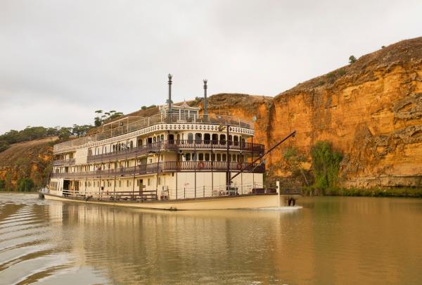 Seek out history and heritage on a Murray River cruise © Sealink Travel Group