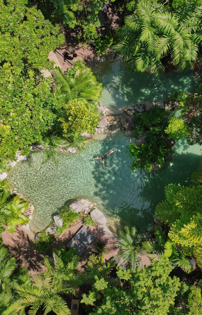 Entrance into qualia resort in the Whitsundays © Tourism Australia