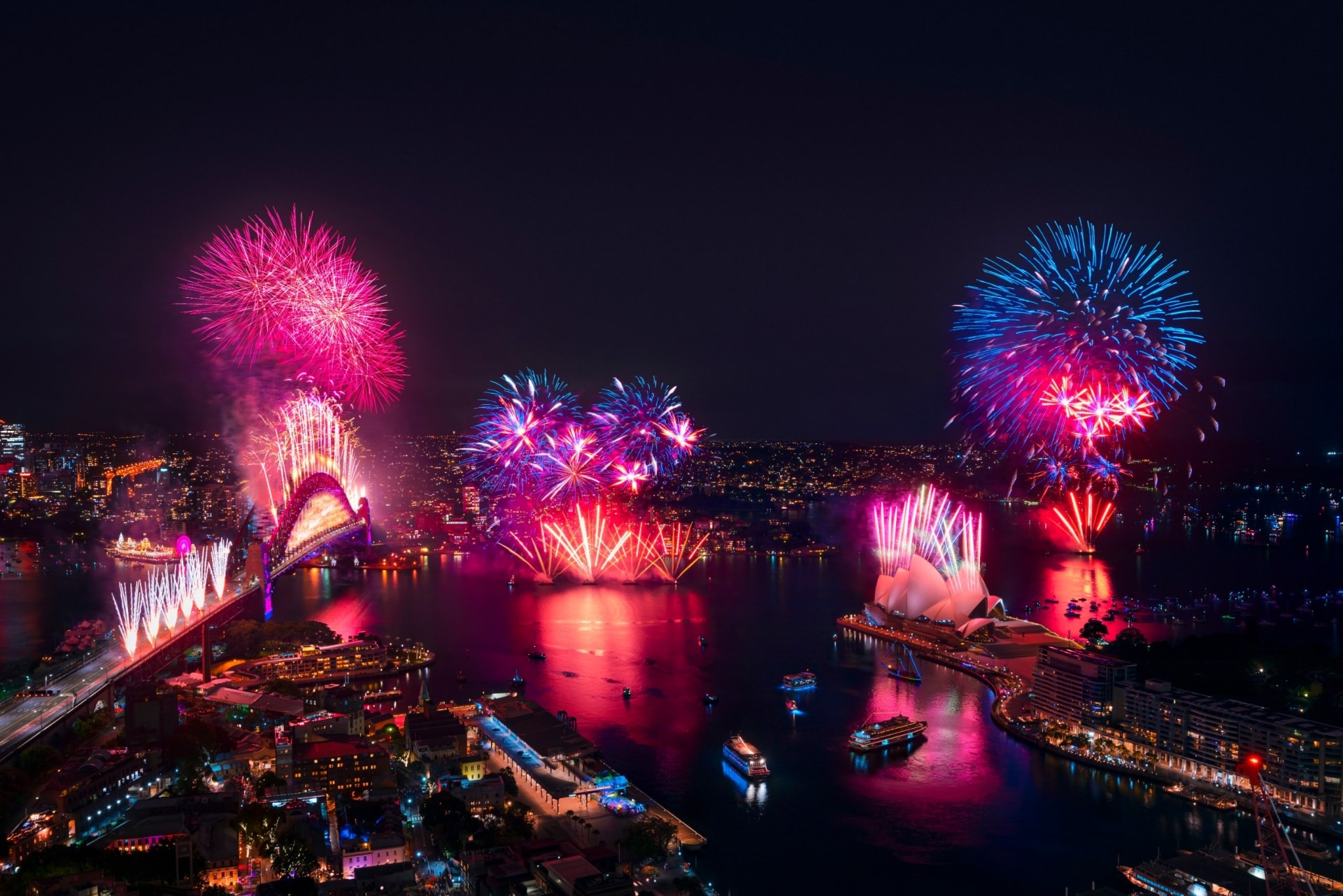 New Year's Eve Fireworks, Sydney © Tourism Australia