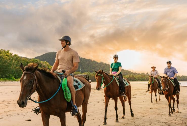 Cape Trib Horse Rides © Tourism Australia