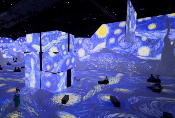 The Lume以不同音樂和燈光襯托視覺享受，展出梵高著名畫作《星夜