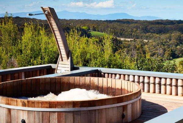 頂樓的小浴池為酒店其中最大賣點，邊欣賞大自然風光，邊享受浸浴樂趣