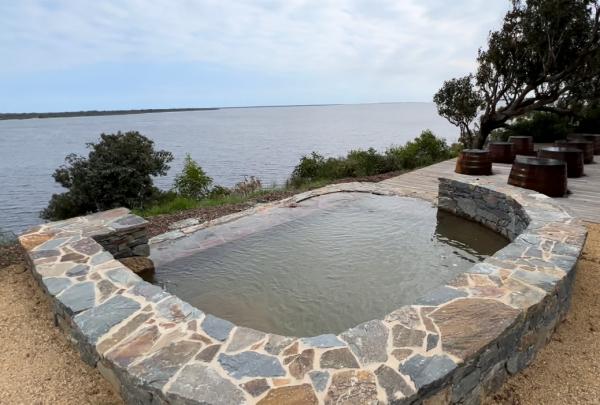 特色露天溫泉浴池區