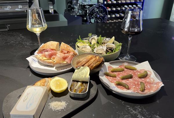 Rock Oyster及Sardines Fillets配olive oil