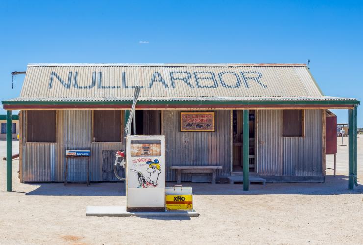 南澳州納拉伯的Nullarbor Roadhouse©Michael Waterhouse Photography
