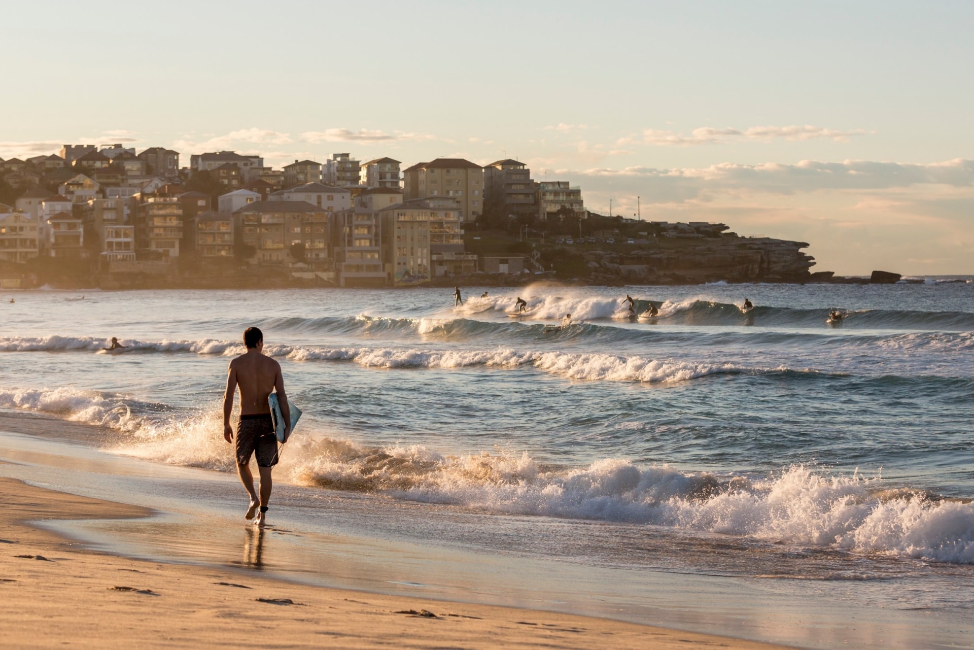 新南威爾士州悉尼的邦迪海灘（Bondi Beach）©Daniel Boud/新南威爾士州旅遊局