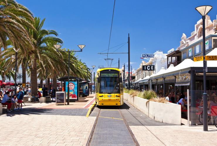 南澳州阿德萊德碼頭路（Jetty Road）的電車©南澳州旅遊局