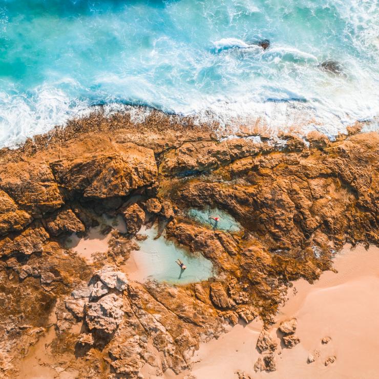 從北斯德布魯克島上空觀看泳客©昆士蘭旅遊及活動推廣局