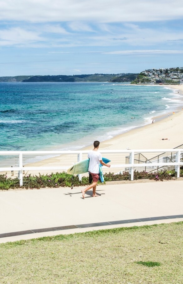 新南威爾士紐卡斯爾米爾外特海灘©澳洲旅遊局