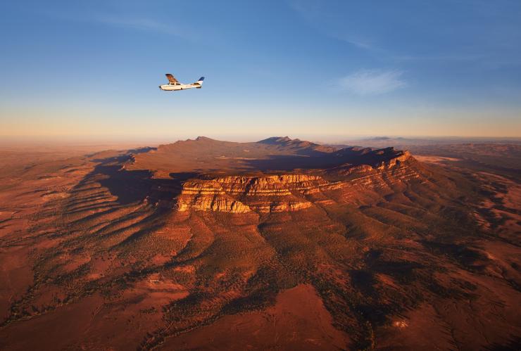 南澳州（SA）費蓮達山脈國家公園（Flinders Ranges National Park）威爾潘納地質盆地（Wilpena Pound）©南澳旅遊局
