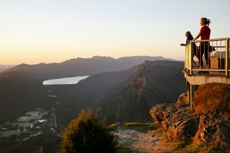 從維多利亞格蘭坪國家公園的博羅卡瞭望台俯瞰霍爾斯山谷©維多利亞旅遊局