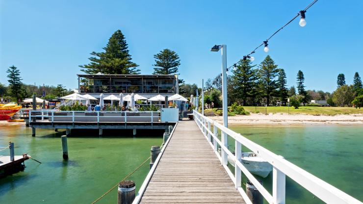 新南威爾士州悉尼的棕櫚海灘船屋餐廳©Filippo Rivetti，新南威爾士州旅遊局