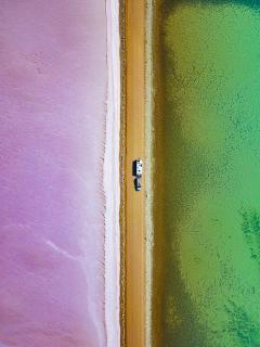 The Blonde Nomads - Tracy and Rob Morris © Tourism Australia