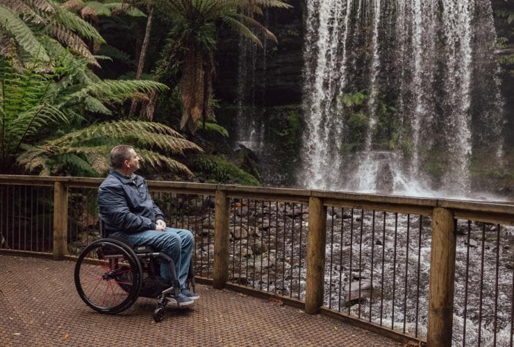 Russell Falls, Mt Field National Park, Tasmanien © Dearna Bond