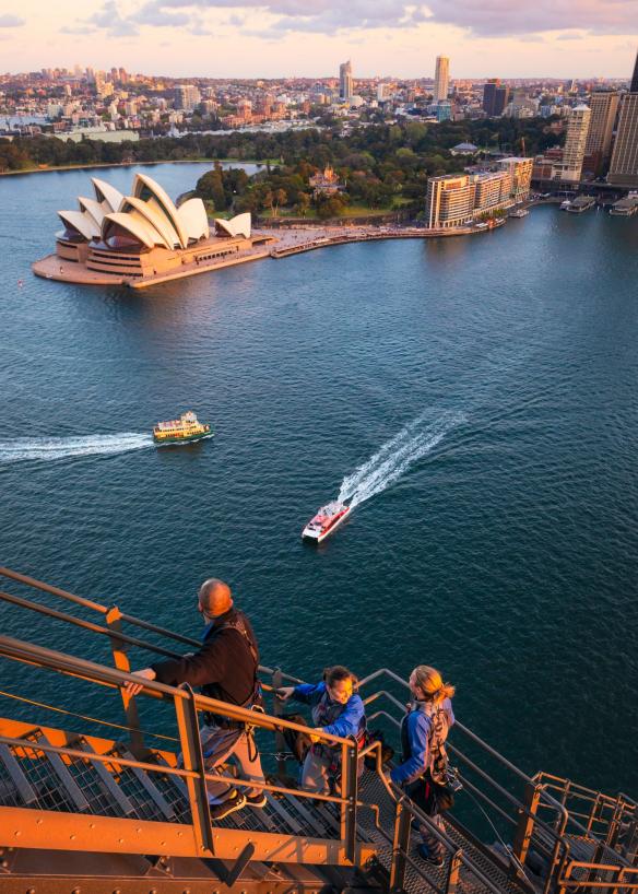 BridgeClimb, Sydney, New South Wales © Tourism Australia