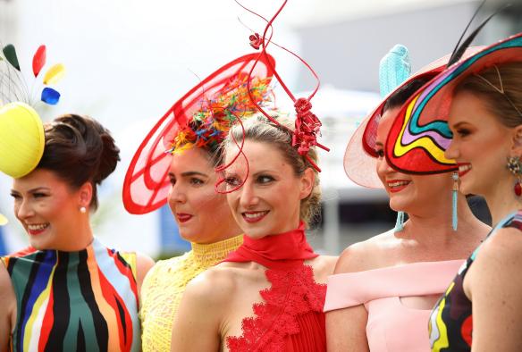 Mode neben der Rennstrecke, Melbourne Cup Carnival, Flemington Racecourse, Melbourne, Victoria © Getty Images