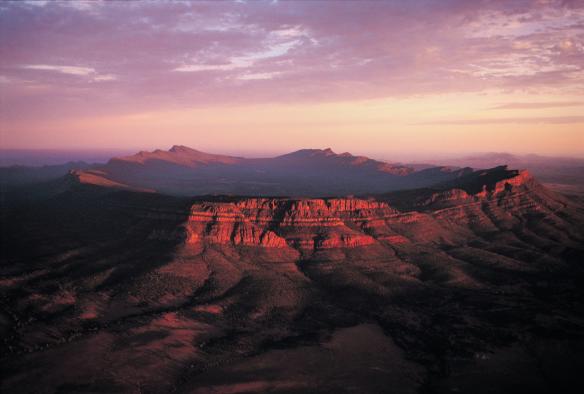 Wilpena Pound, Flinders Ranges National Park, Südaustralien © South Australian Tourism Commission, Adam Bruzzone
