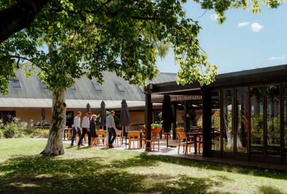 Brown Brothers, King Valley, VIC © Tourism Australia