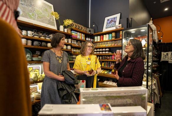 Hidden Secrets Walking Tour, Clementine's, Melbourne, Victoria © Tourism Australia