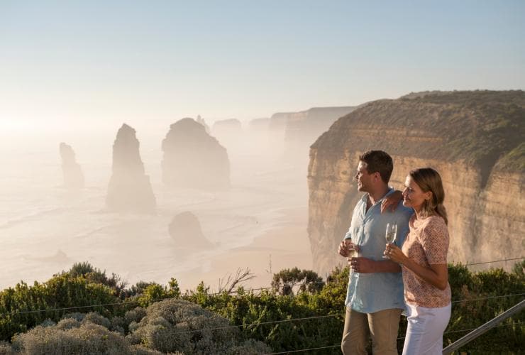 Twelve Apostles Lodge Walk, Great Ocean Road, VIC © Tourism Australia