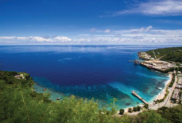 Flying Fish Cove, Christmas Island, External Territories © Kirsty Faulkner