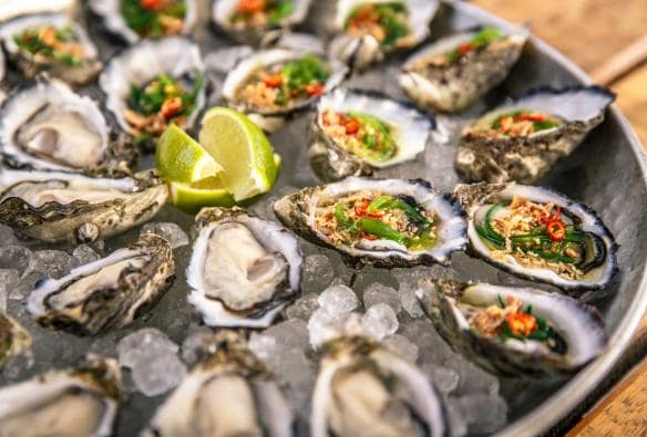 A platter of oysters at 1802 Oyster Bar + Bistro, Coffin Bay, South Australia © South Australian Tourism Commission