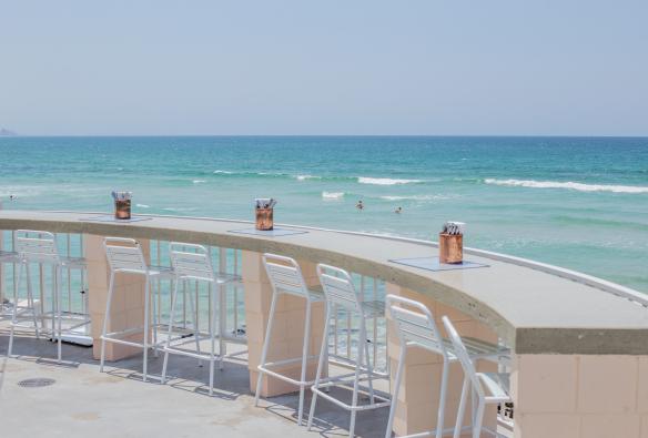 Burleigh Pavilion Beach Bar, Gold Coast, QLD © Nicole McGuire