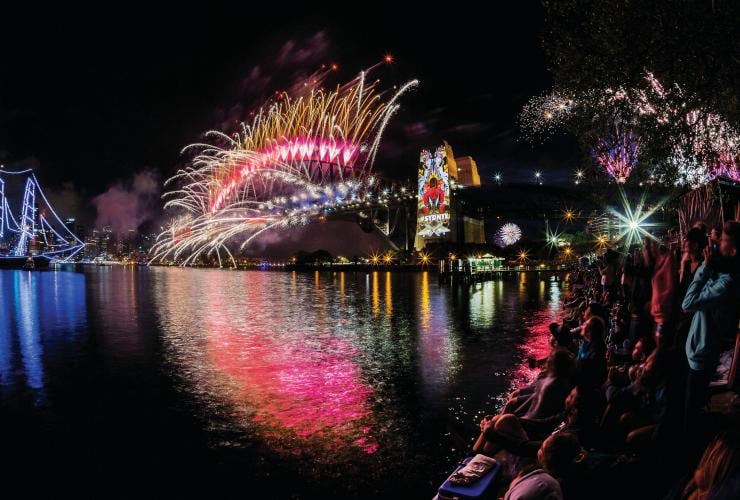 New Year's Eve Fireworks, Sydney, New South Wales © Destination NSW