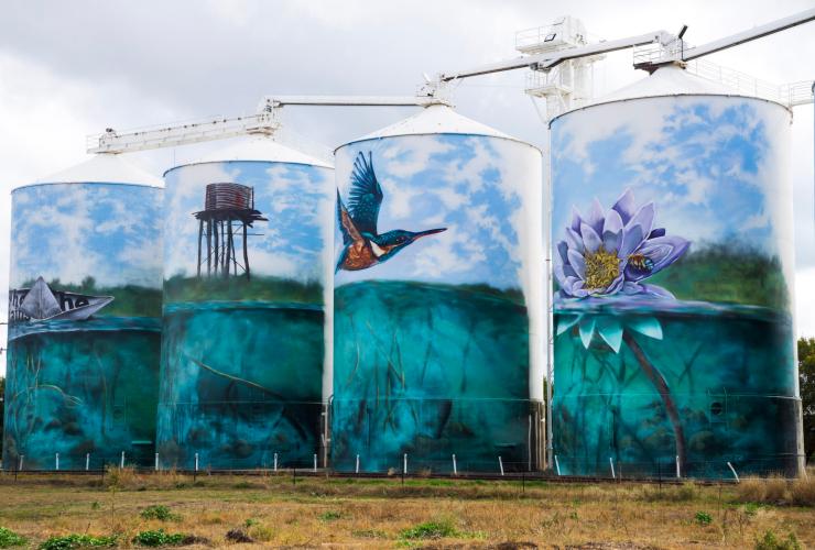 Four painted silos at Yelarbon, QLD © Tourism and Events Queensland