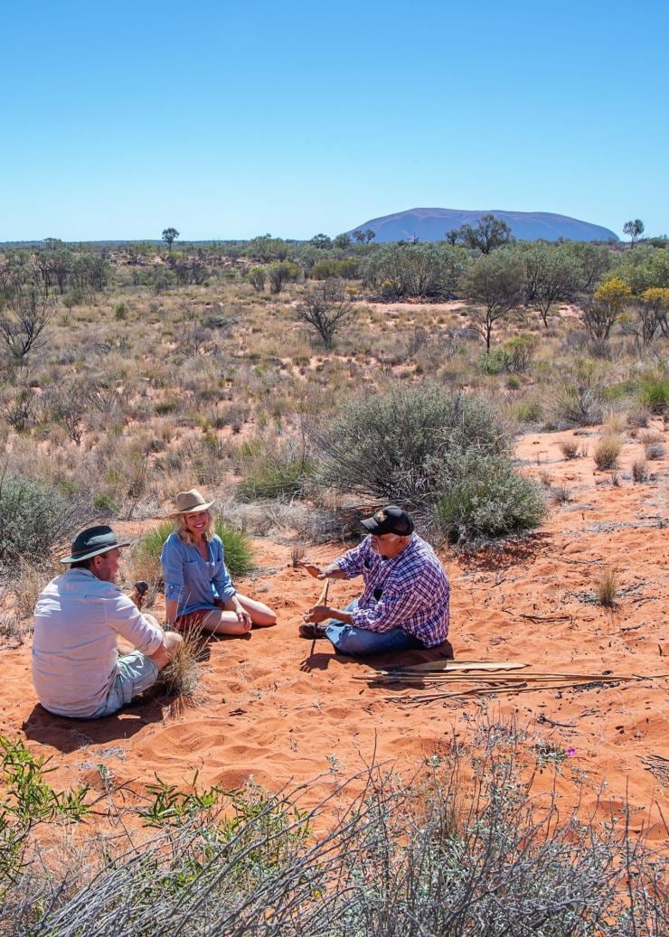 SEIT Outback Australia experience the 'Patji' tour lead by Uluru family guide Sammy Wilson © Tourism Australia