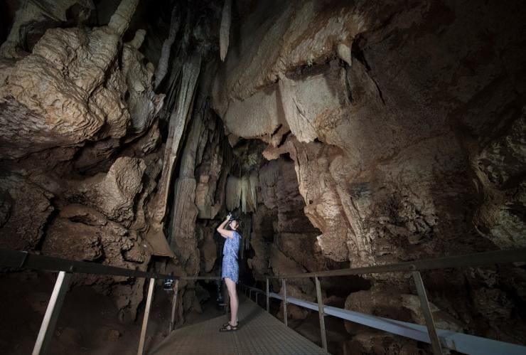 Cutta Cutta Caves près de Katherine, NT © Tourism NT/Shaana McNaught